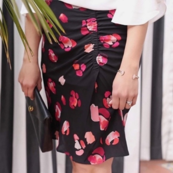 CAbi Black Pink Petal Ruched Faux Wrap Zip Up Knee Length Skirt NEW Size M #5513 - Picture 2 of 9